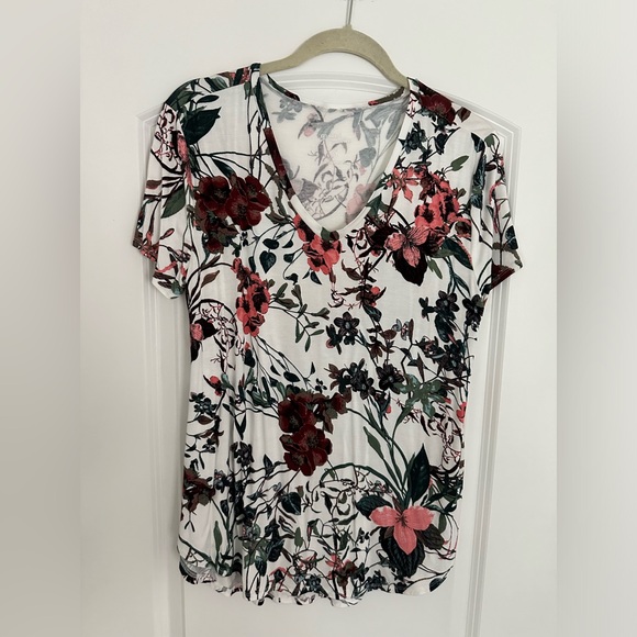 Grace & Lace perfect tee, size small. - Picture 1 of 1